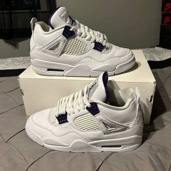 Size 7.5 - Jordan 4 Retro Metallic Pack - Court Purple 2020 - Picture 7 of 7